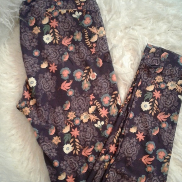 LuLaRoe Pants - NWOT OS Lularoe Leggings